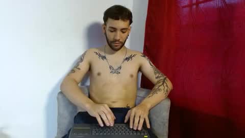 Snapshot of angel_kyrozz chatting on October 10, 7:24 pm angel_kyrozz online show from October 10, 7:24 pm