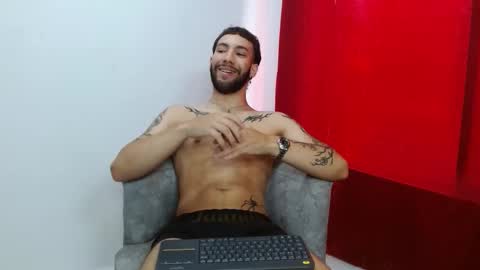 Snapshot of angel_kyrozz chatting on October 20, 7:47 pm angel_kyrozz online show from October 20, 7:47 pm