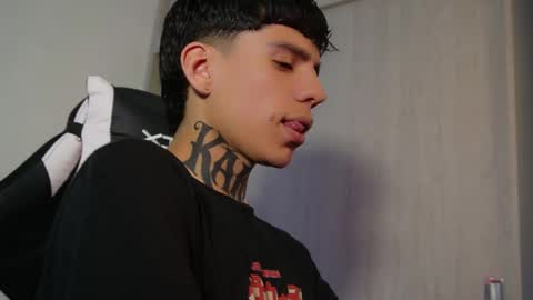 angel_luna0 online show from May 24, 10:15 pm