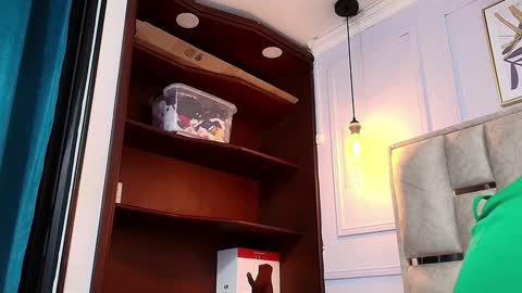 Nicolle  online show from February 1, 10:15 am