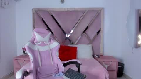 Snapshot of angel_petitex01 chatting on July 13, 11:51 pm Angell online show from July 13, 11:51 pm