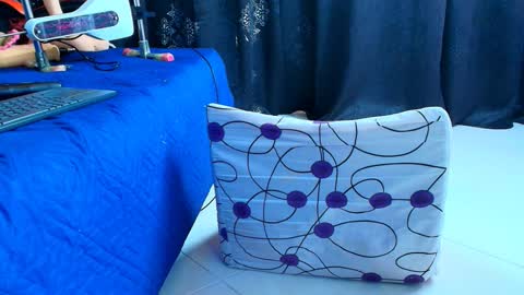 angel red77 online show from December 3, 8:40 pm