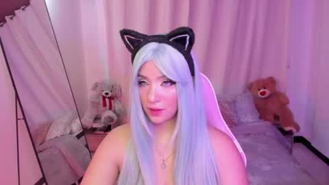 Snapshot of angel_rouse_1 chatting on July 16, 2:50 am Angel online show from July 16, 2:50 am