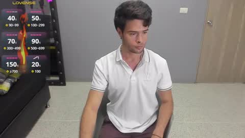 angel_schiavone online show from September 12, 11:32 am