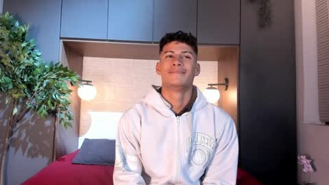 Snapshot of angel_silva_ chatting on April 9, 12:21 pm Angel online show from April 9, 12:21 pm