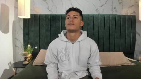 Snapshot of angel_silva_ chatting on April 12, 12:21 pm Angel online show from April 12, 12:21 pm