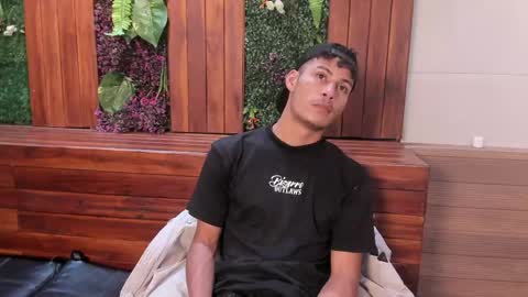 Snapshot of angel_silva_ chatting on April 21, 11:49 am Angel online show from April 21, 11:49 am