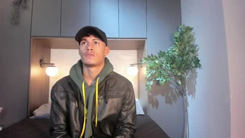 Snapshot of angel_silva_ chatting on April 24, 12:07 pm Angel online show from April 24, 12:07 pm