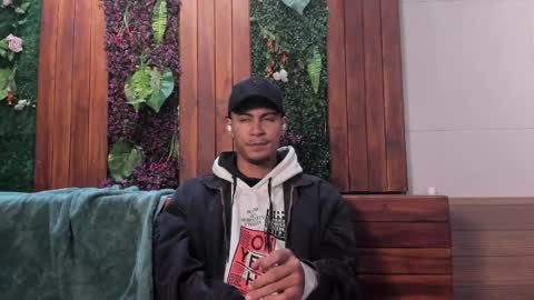 Snapshot of angel_silva_ chatting on April 26, 11:30 am Angel online show from April 26, 11:30 am