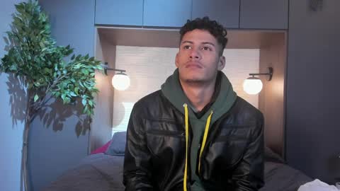 Snapshot of angel_silva_ chatting on April 30, 11:38 am Angel online show from April 30, 11:38 am