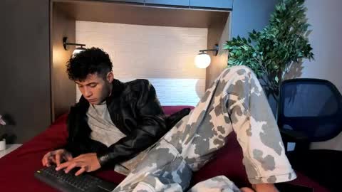 Snapshot of angel_silva_ chatting on May 3, 11:38 am Angel online show from May 3, 11:38 am