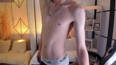 Angel online show from April 26, 8:50 pm