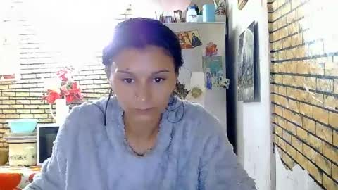 Snapshot of angel_sw33t chatting on July 26, 7:21 pm elena online show from July 26, 7:21 pm