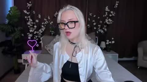 Snapshot of angel_tessa chatting on June 20, 1:58 pm Angelica online show from June 20, 1:58 pm