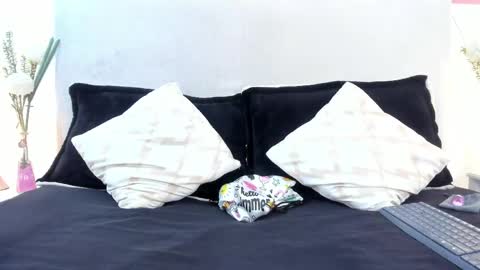 angel_velvet_ online show from February 28, 2:18 pm