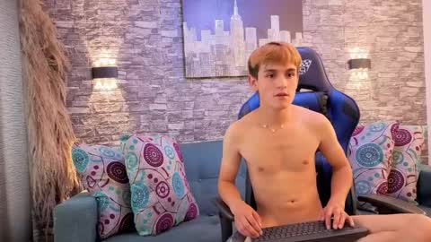 Angel online show from April 14, 8:15 pm