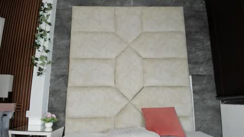  A N G E L  online show from December 21, 1:29 pm