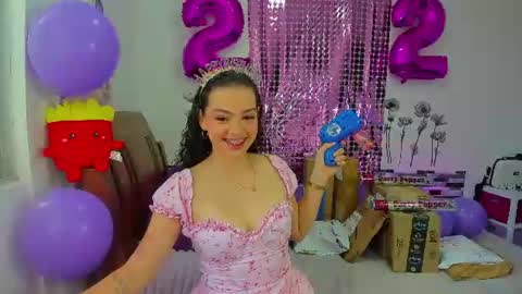 Snapshot of angela_hank2_ chatting on June 17, 1:12 pm ANGELA online show from June 17, 1:12 pm