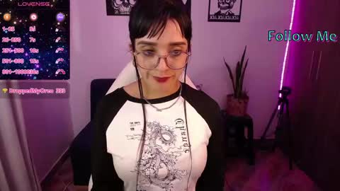 Snapshot of angela_lauren chatting on November 1, 9:17 pm Angela online show from November 1, 9:17 pm