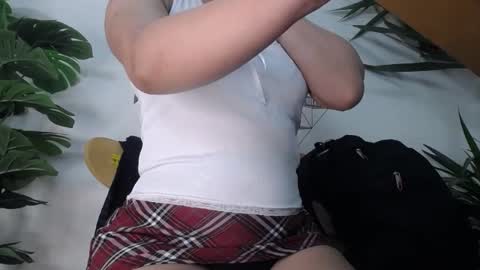 Snapshot of angela_my chatting on June 16, 3:03 pm angela_my online show from June 16, 3:03 pm