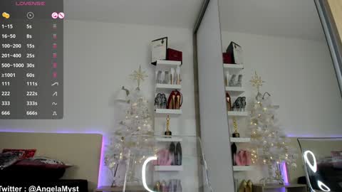 Snapshot of angela_myst chatting on December 20, 9:32 am Angela online show from December 20, 9:32 am