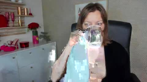 Angela online show from March 24, 6:40 am