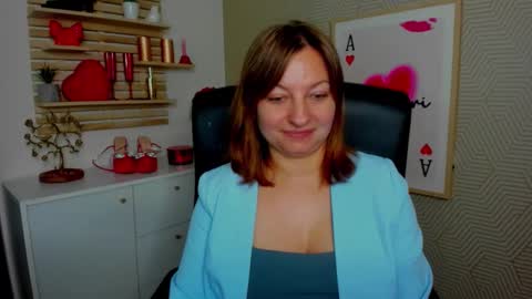 Snapshot of angela_samt chatting on May 7, 6:08 am Angela online show from May 7, 6:08 am
