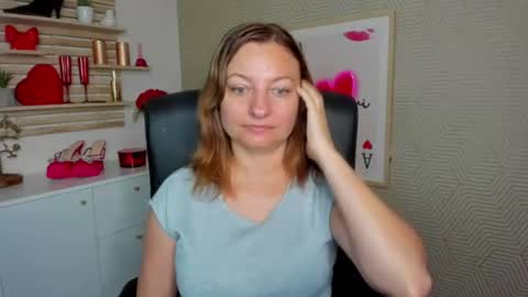 Snapshot of angela_samt chatting on July 27, 5:36 am Angela online show from July 27, 5:36 am