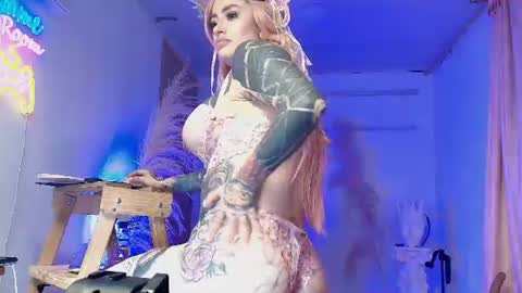 Angela Cianuro online show from June 13, 2:20 am