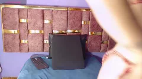 angelacute19 online show from March 1, 3:43 am