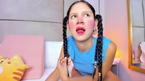 angelag_ online show from February 4, 8:36 pm