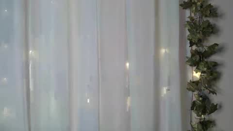 Snapshot of angelainparis28 chatting on October 6, 12:52 am ANGELA online show from October 6, 12:52 am