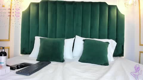 Angela  online show from February 8, 8:32 pm