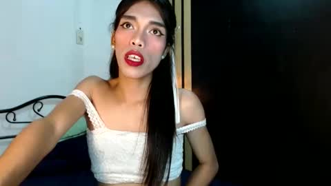Snapshot of angelamonroe chatting on December 5, 3:06 pm SENORITA online show from December 5, 3:06 pm
