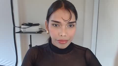 SENORITA online show from June 4, 4:51 am