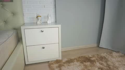 angelapratt online show from April 15, 7:58 pm