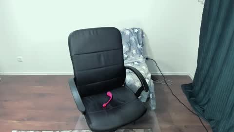 glow online show from January 11, 5:07 pm