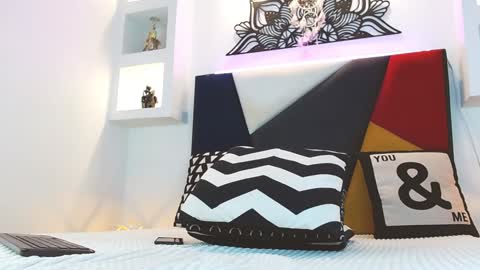 Snapshot of angelbacker chatting on January 24, 4:48 am Angel online show from January 24, 4:48 am