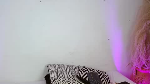 Snapshot of angelbacker chatting on December 17, 4:46 pm Angel online show from December 17, 4:46 pm