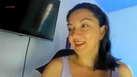 Snapshot of angelblue972344 chatting on June 8, 2:39 pm angel online show from June 8, 2:39 pm