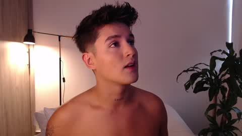 Angel online show from December 1, 8:09 pm