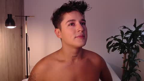 Angel online show from December 31, 8:02 pm