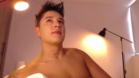 Angel online show from October 15, 8:09 pm