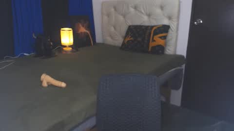 Snapshot of angelcumfallen chatting on January 12, 3:57 pm Angel online show from January 12, 3:57 pm