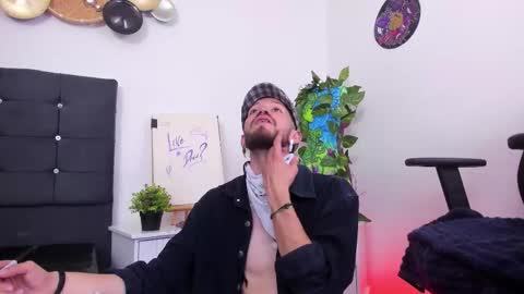 Snapshot of angeldamianart chatting on November 11, 7:47 pm angeldamianart online show from November 11, 7:47 pm