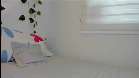 angeldulcevela69 online show from November 10, 9:47 pm