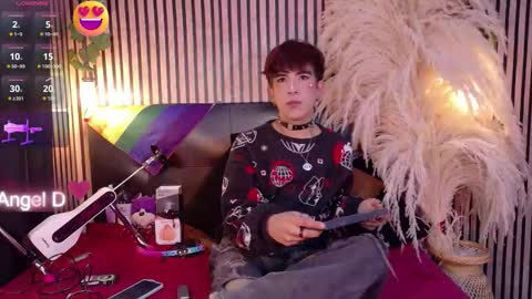 Snapshot of angeldustt_19 chatting on February 5, 4:06 am Angel dust online show from February 5, 4:06 am