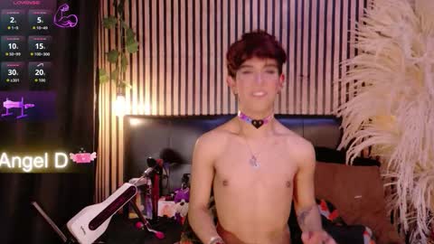 Snapshot of angeldustt_19 chatting on February 6, 4:17 am Angel dust online show from February 6, 4:17 am