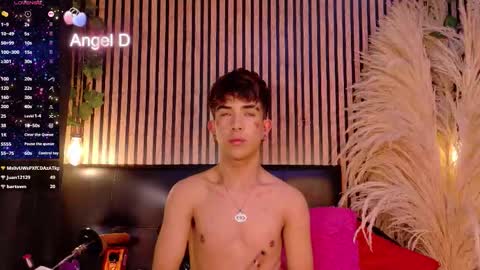 Snapshot of angeldustt_19 chatting on February 15, 9:30 am Angel dust online show from February 15, 9:30 am