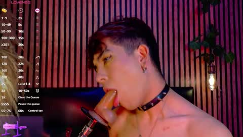 Snapshot of angeldustt_19 chatting on February 27, 5:07 am Angel dust online show from February 27, 5:07 am